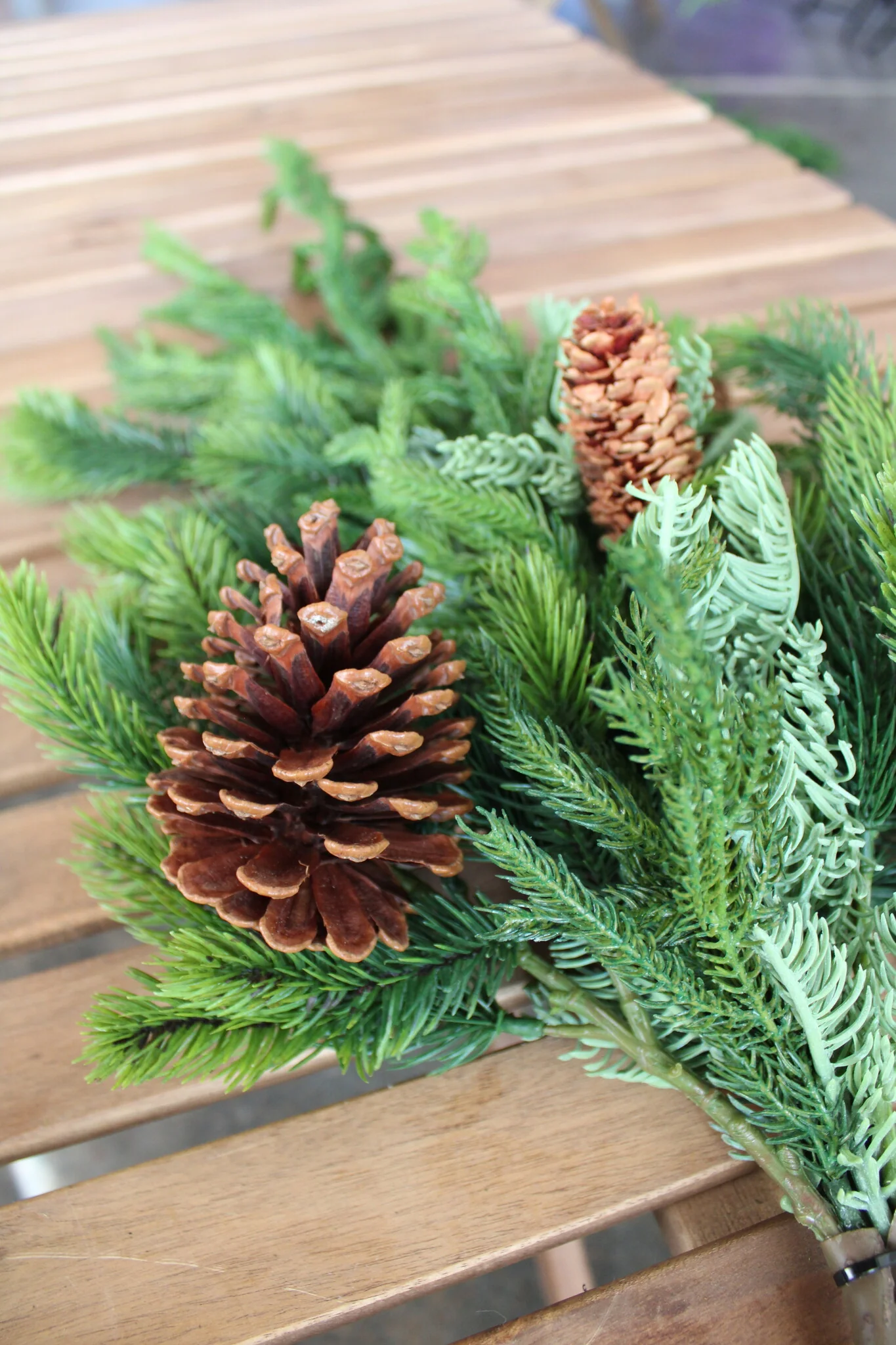 27” Real Touch Norfolk/Spruce/Juniper Teadrop - Image 3