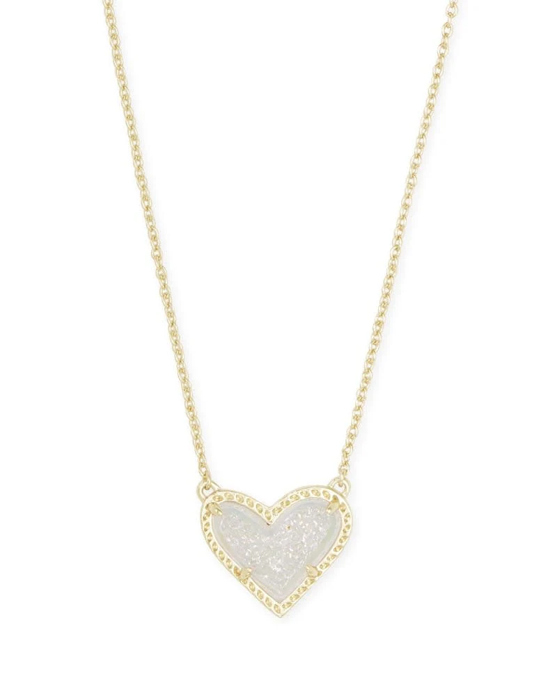 Ari Heart Short Pendant Necklace - Image 3