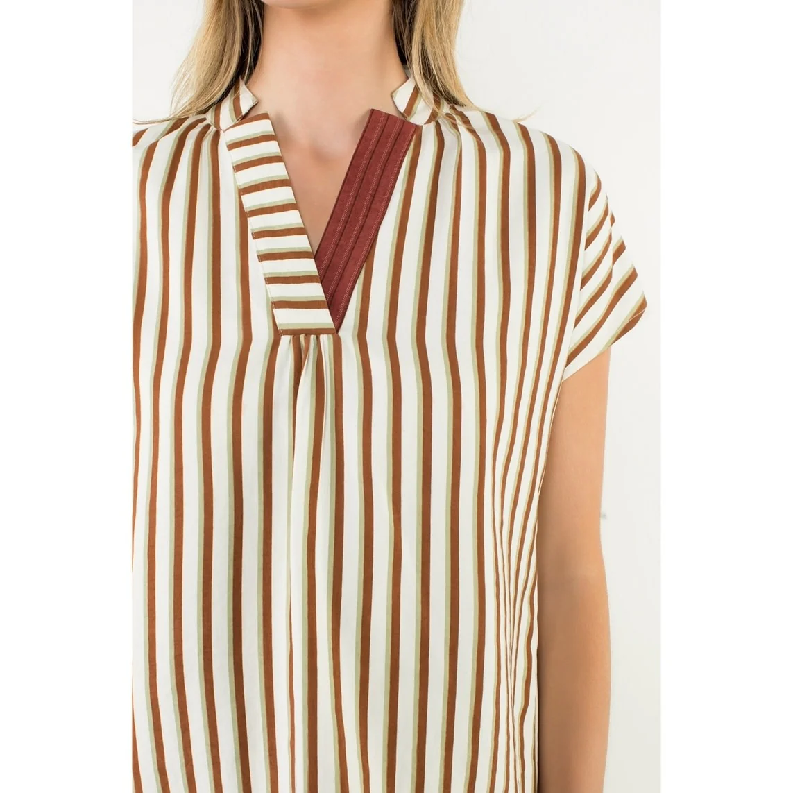 Cassie Contrast V-Neck Striped Top - Image 5