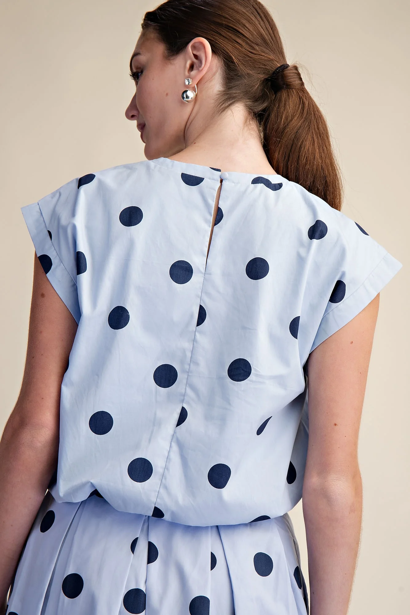 Cindy Round Neck Band Bubble Crop Top - Image 3