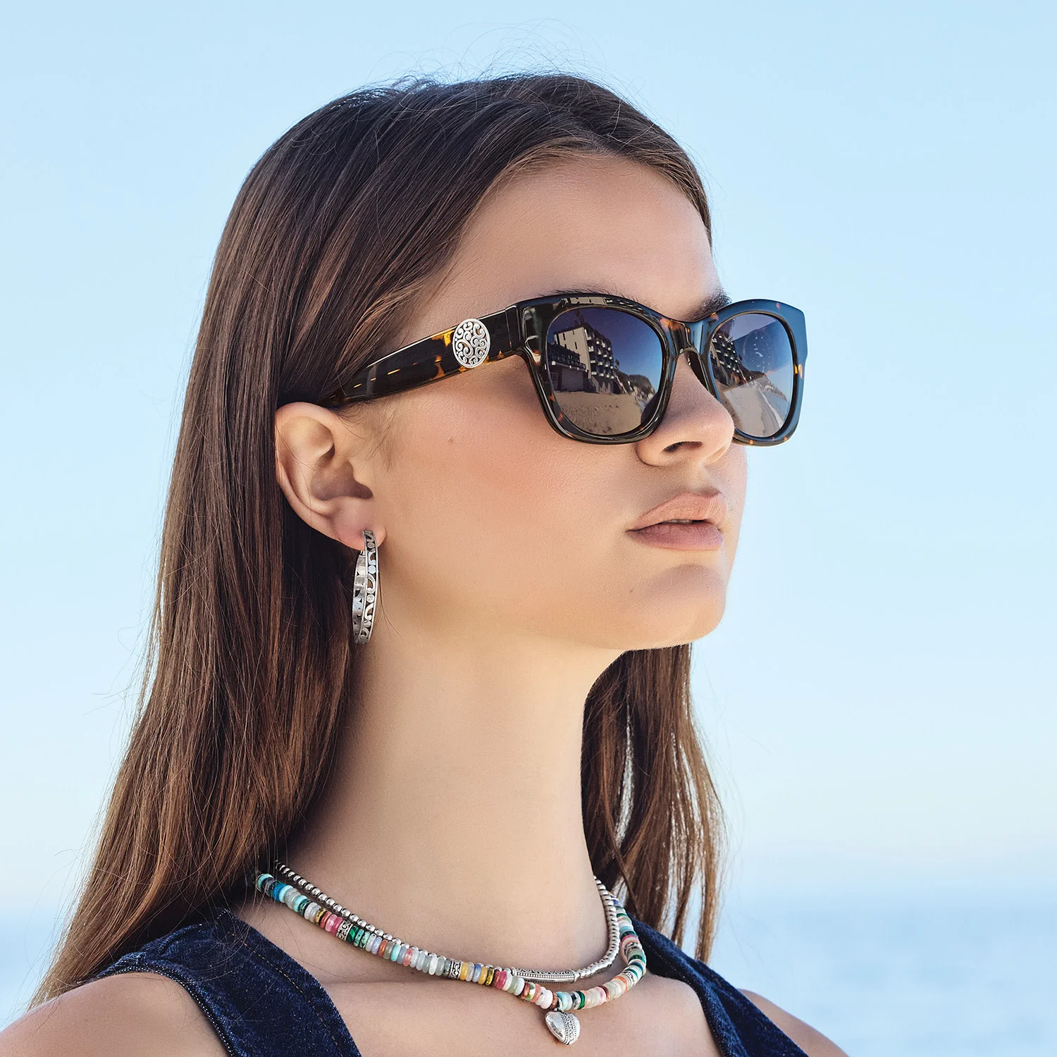 Contempo Medallion Sunglasses - Image 4