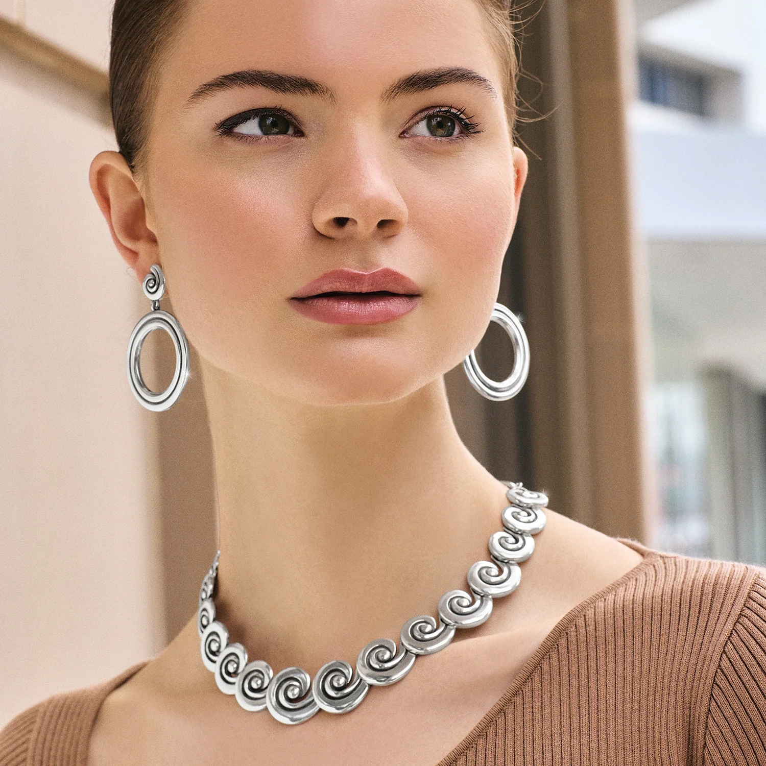 Contempo Moda Swirl Necklace - Image 4