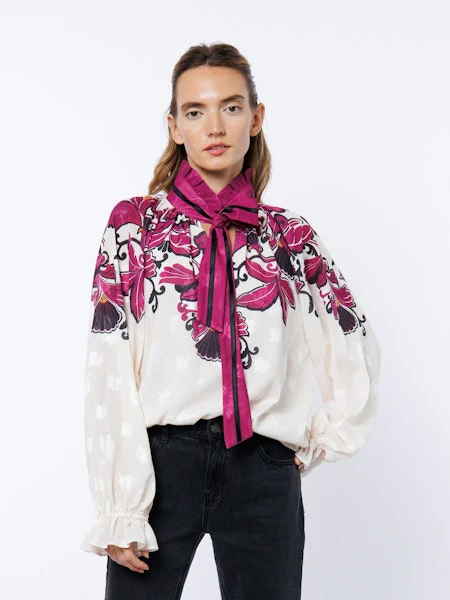 Kimi Floral Engineered Print Blouse - Image 10