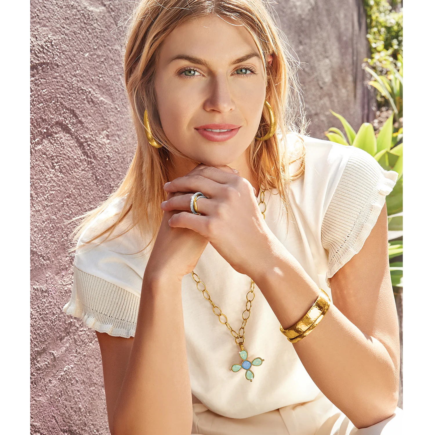 Reine Hoop Earrings Gold - Image 3