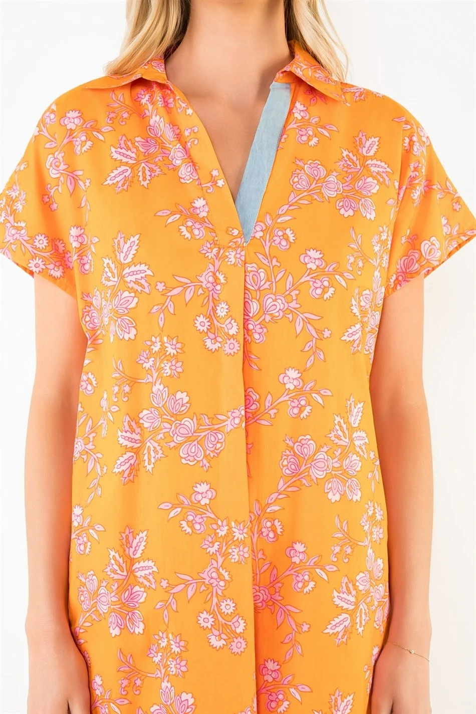 Thea Short Sleeve Floral Pattern V-neck Dress - Image 4